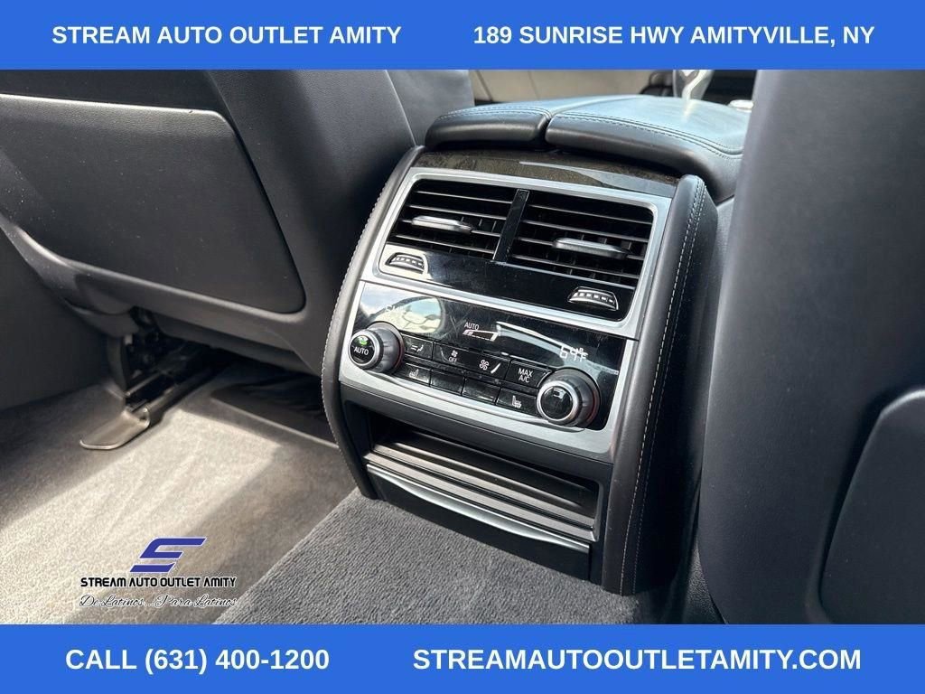 Used 2020 BMW 750i xDrive w/ M Sport Package image 28