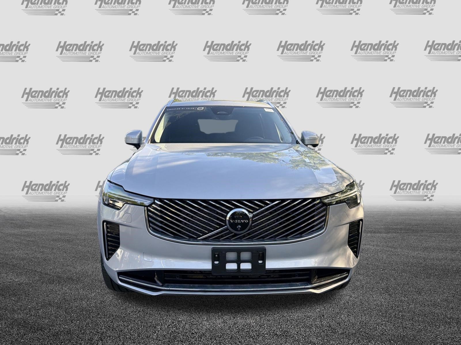 Certified 2025 Volvo XC90 B5 Plus AWD/4WD image 3