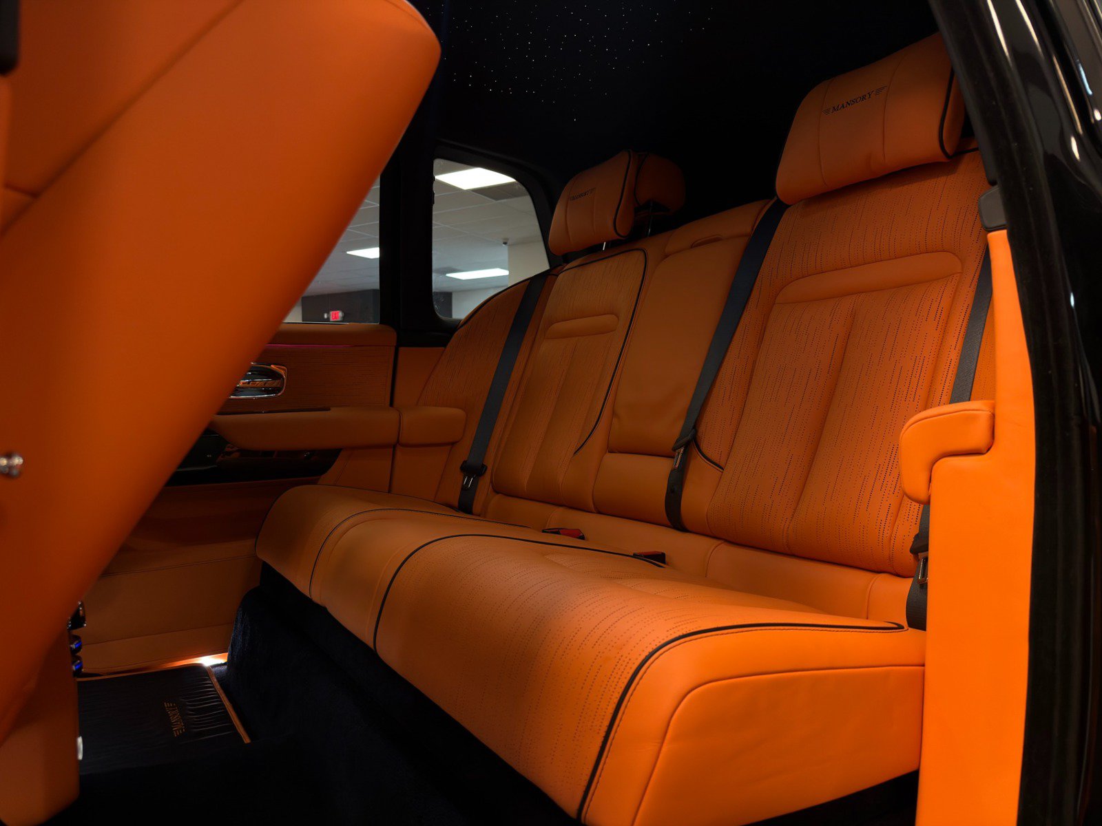 Used 2023 Rolls-Royce Cullinan AWD/4WD image 25