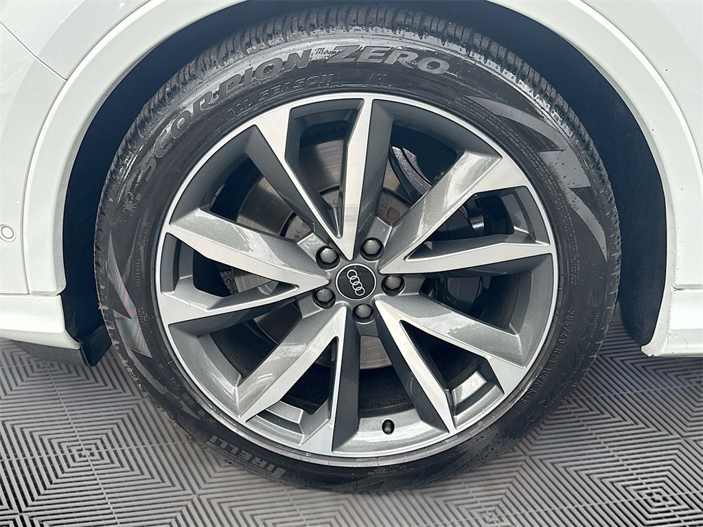 Used 2021 Audi SQ7 Premium Plus w/ Driver Assistance Package image 35