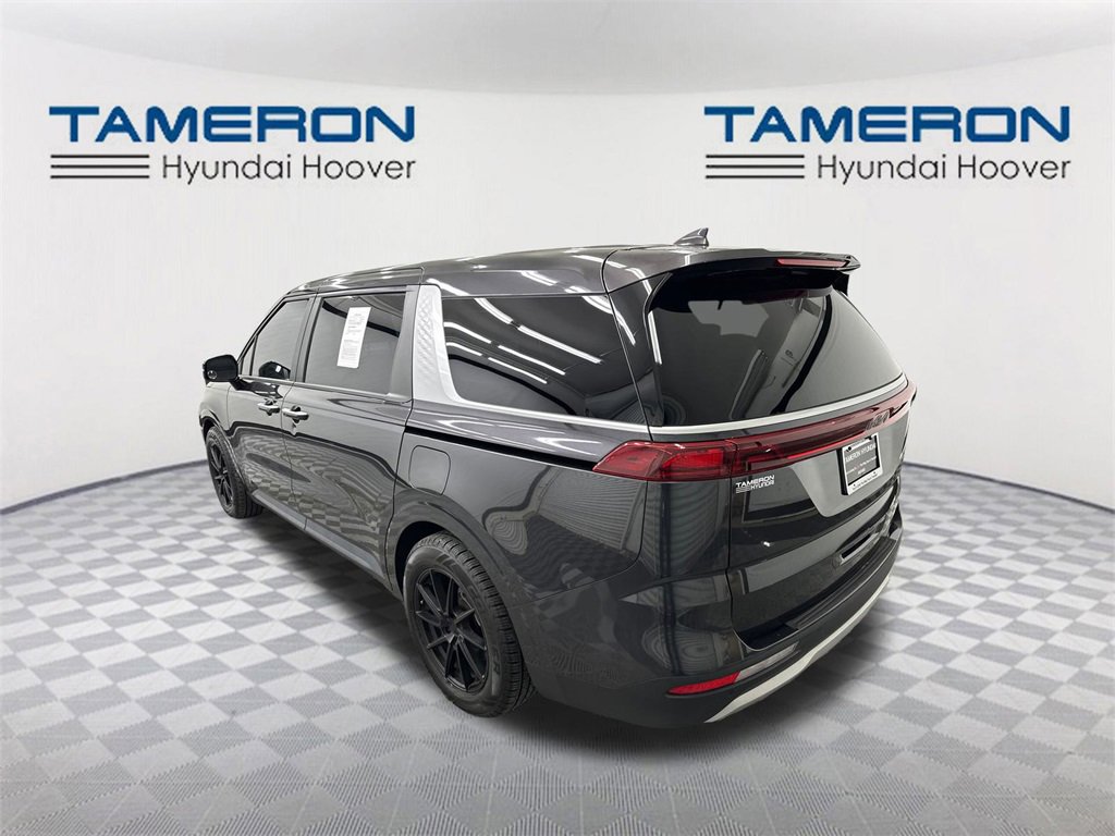 Used 2022 Kia Carnival LX image 3