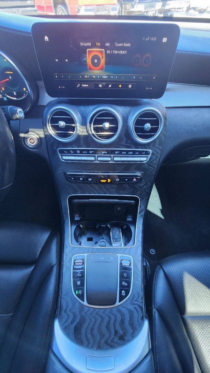 Used 2023 Mercedes-Benz GLC 300 4MATIC Coupe image 15
