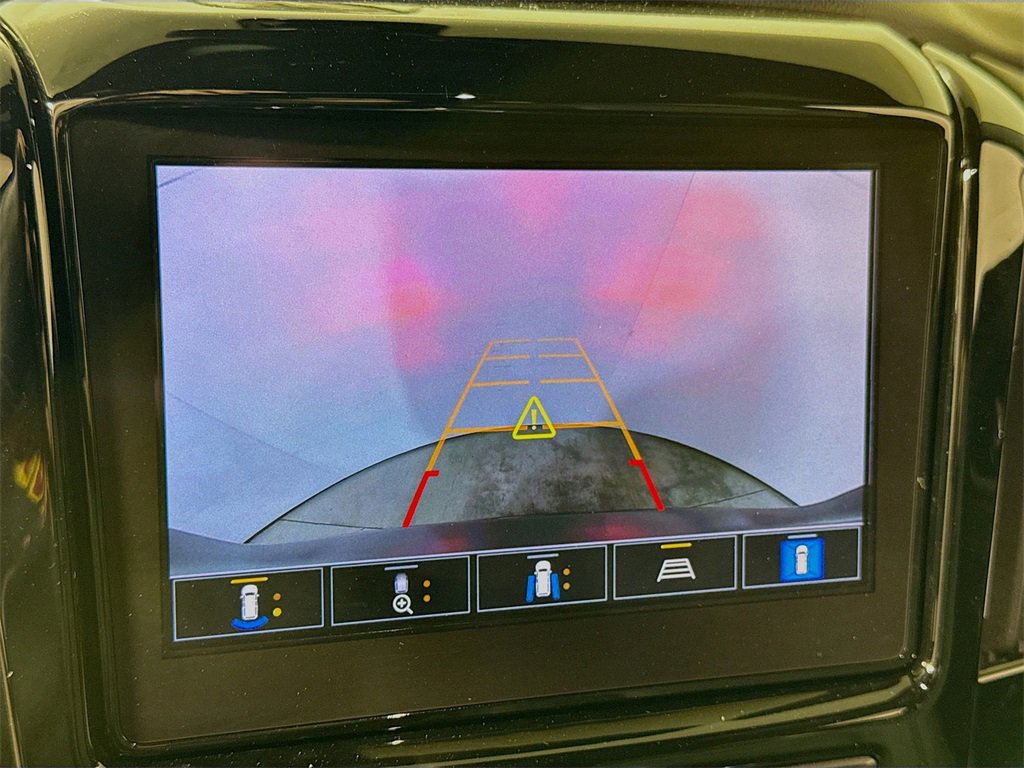 Used 2022 Chevrolet Traverse RS image 11