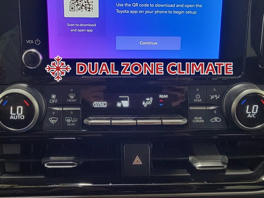 Used 2023 Toyota Highlander XLE AWD/4WD image 24