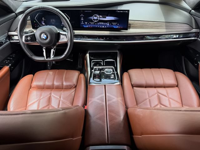Used 2023 BMW 760i xDrive AWD/4WD image 12