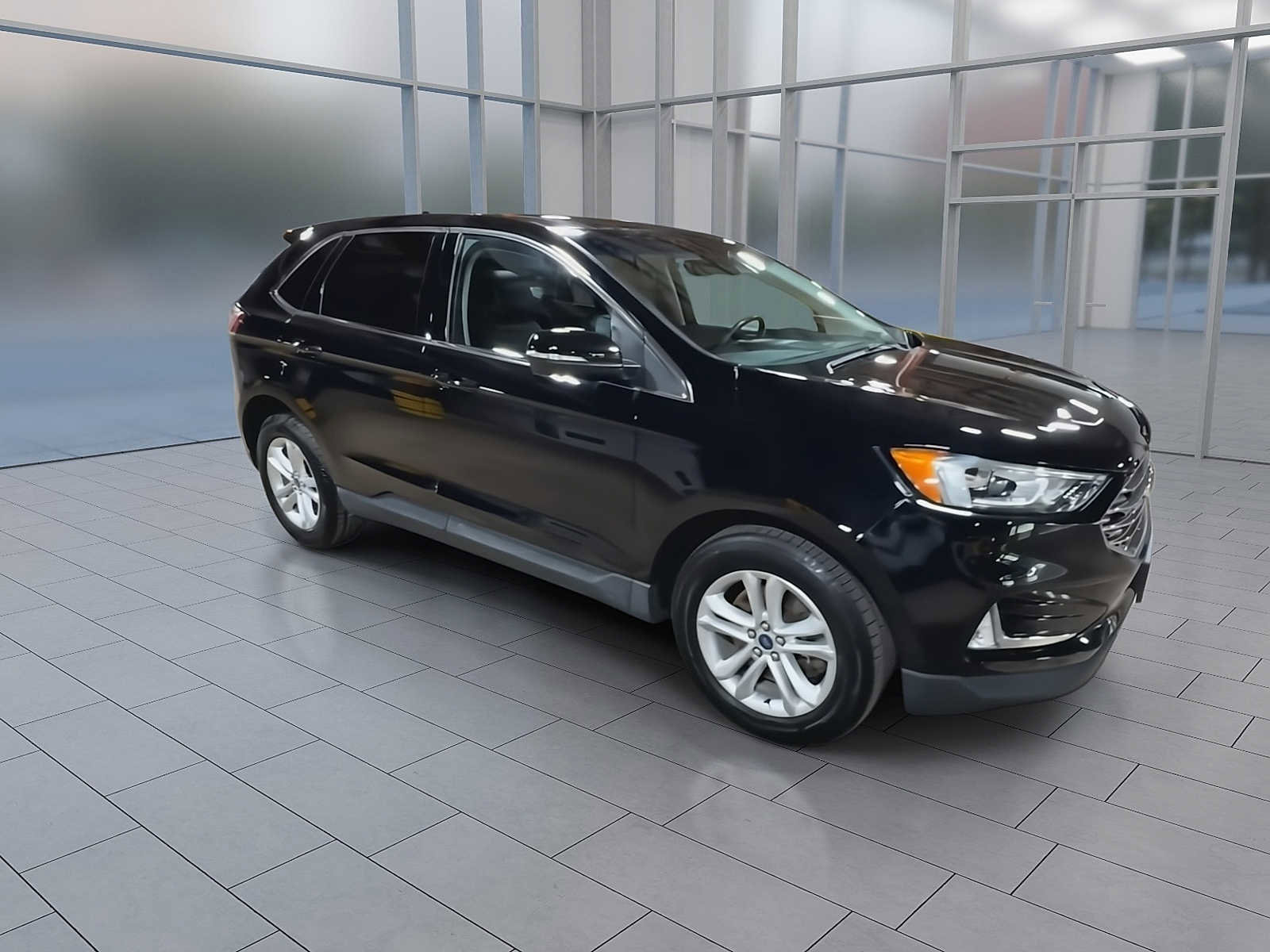 Used 2019 Ford Edge SEL w/ Equipment Group 201A AWD/4WD image 2