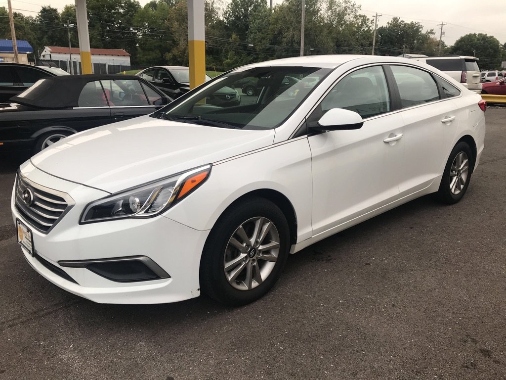 Used 2017 Hyundai Sonata SE FWD image 4