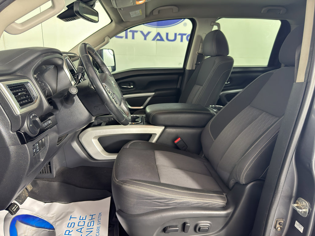 Used 2021 Nissan Titan SV w/ SV Convenience Package AWD/4WD image 16