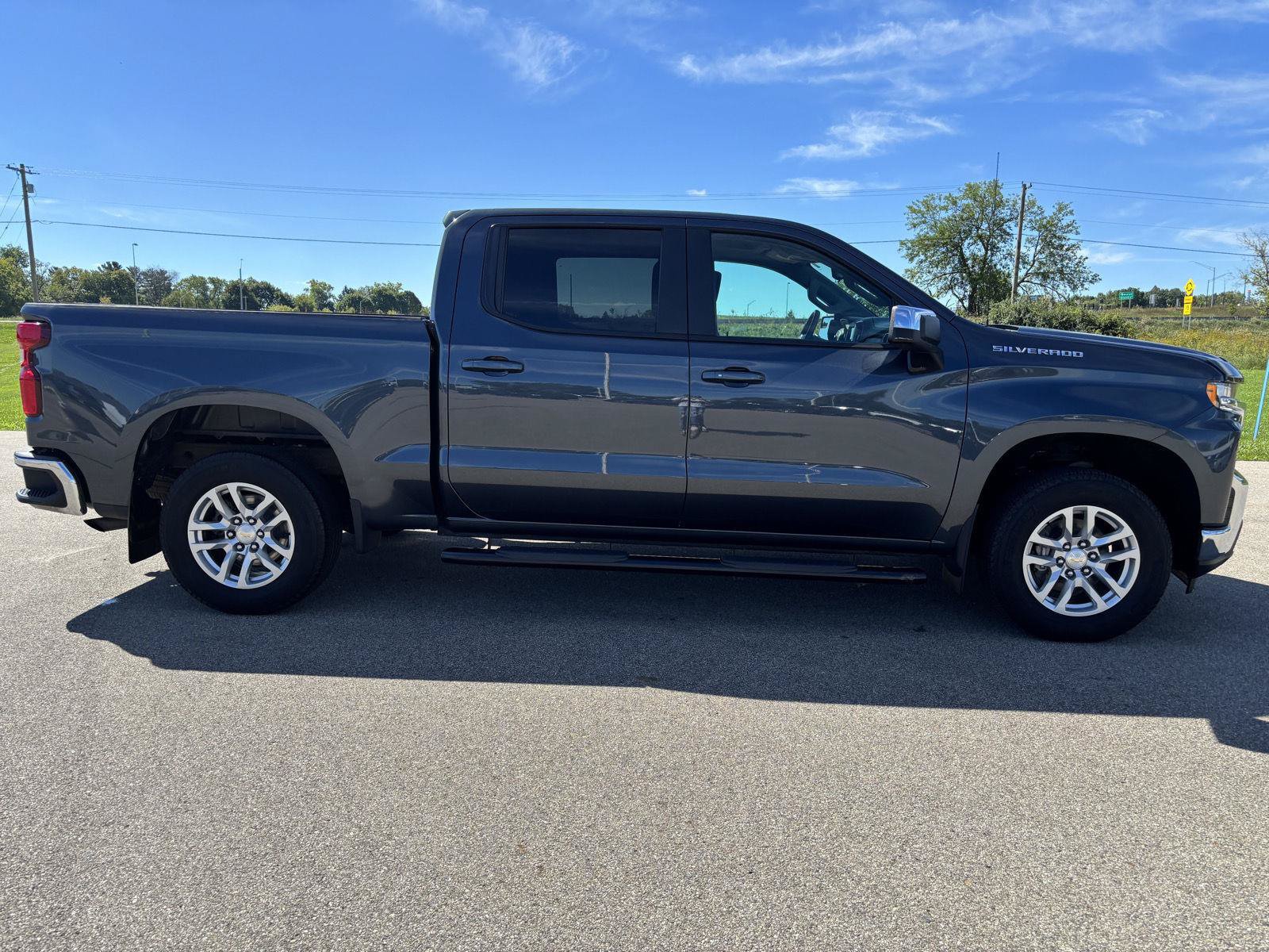 Used 2021 Chevrolet Silverado 1500 LT AWD/4WD image 4