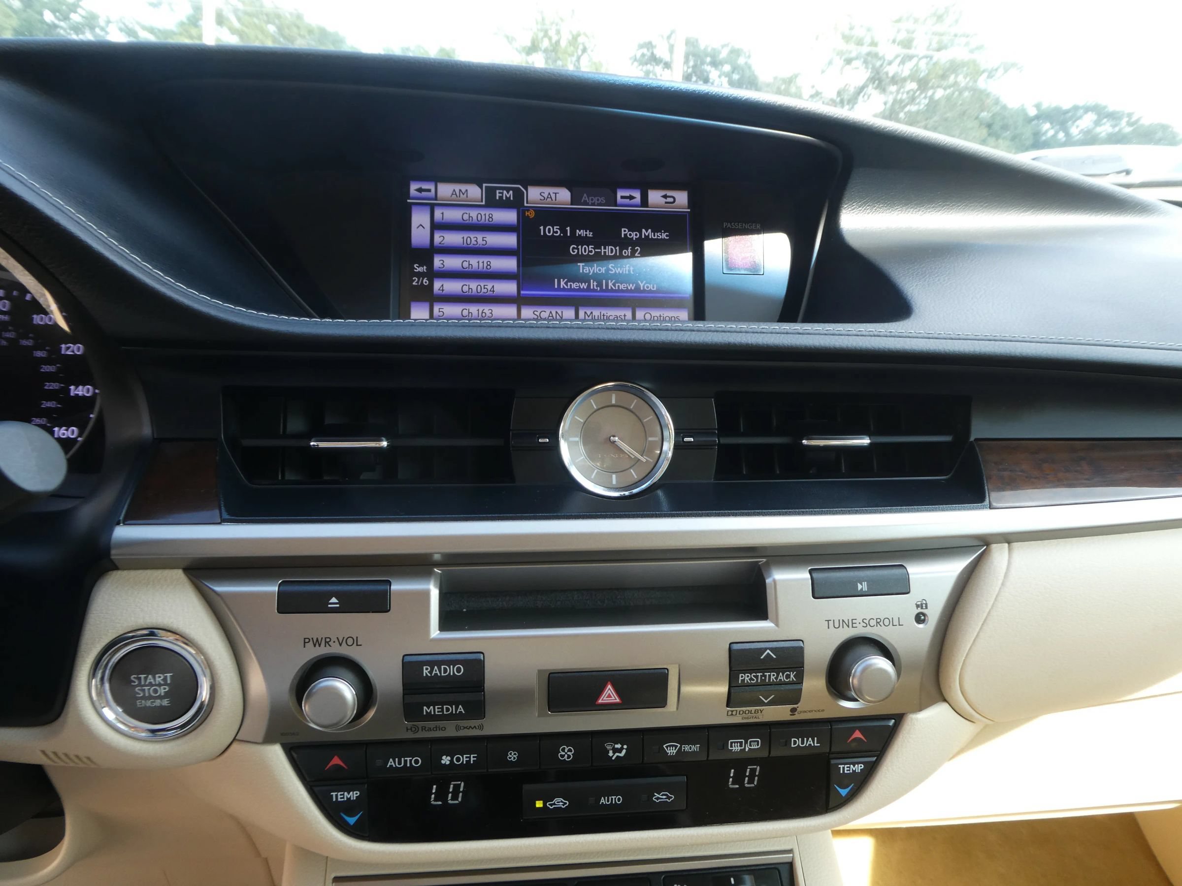 Used 2014 Lexus ES 350 w/ Luxury Package FWD image 22
