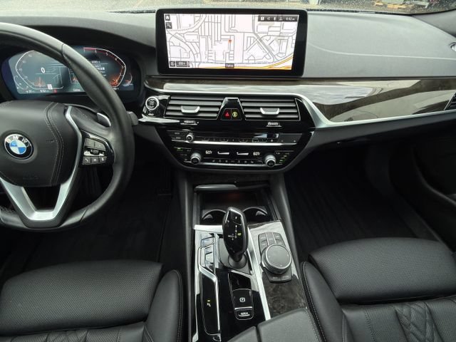 Used 2023 BMW 530i w/ Convenience Package RWD image 16