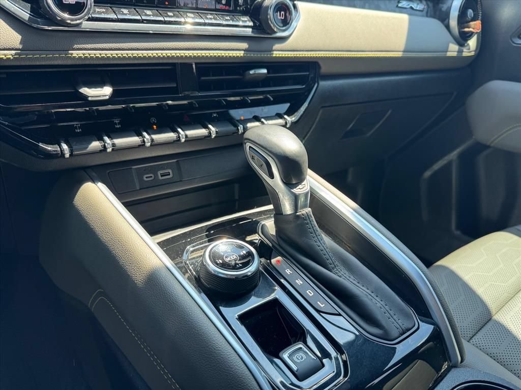 Used 2025 Chevrolet Colorado ZR2 AWD/4WD image 18