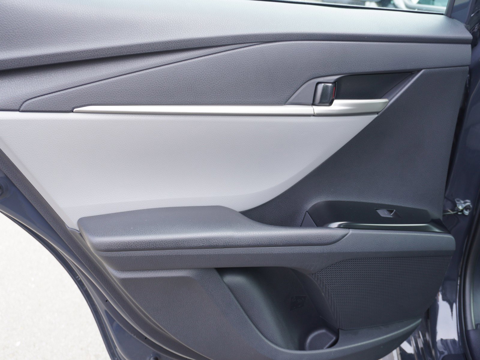 Used 2025 Toyota Camry SE image 12