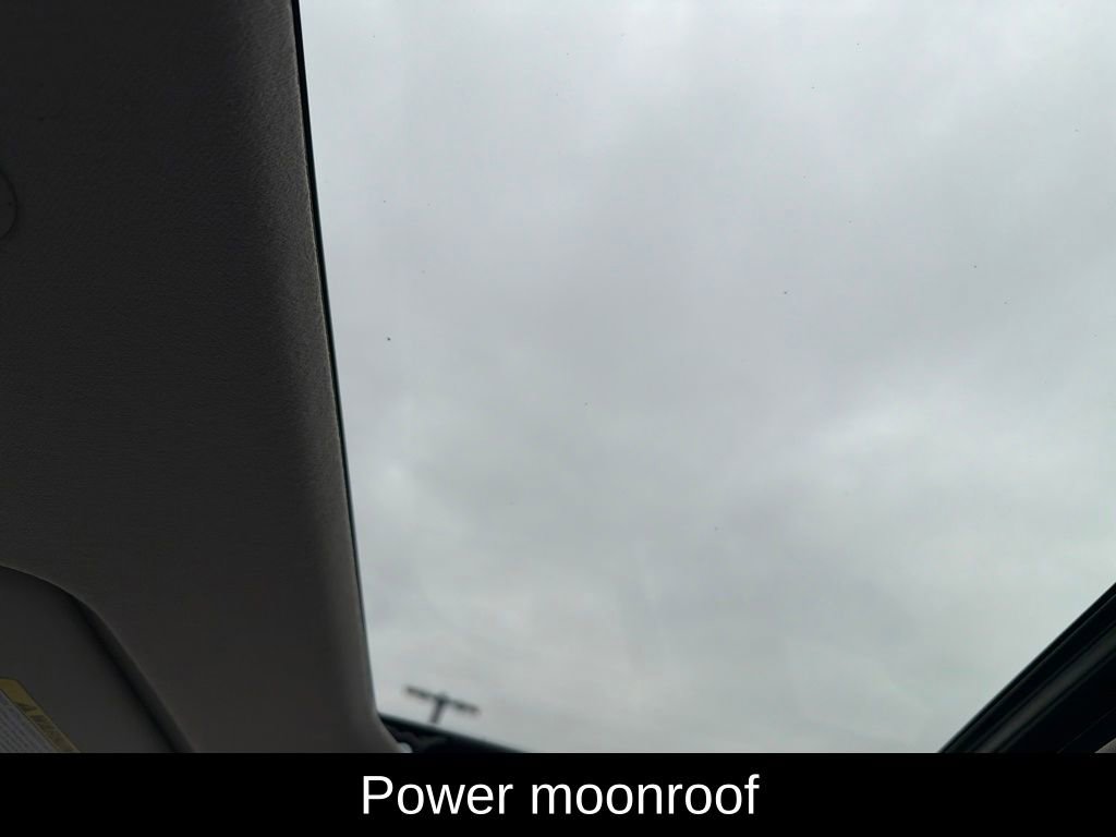 Certified 2023 Hyundai Venue SEL image 23