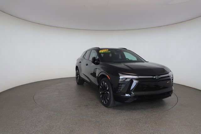 Used 2024 Chevrolet Equinox EV LT w/ LPO, Active Package FWD image 29