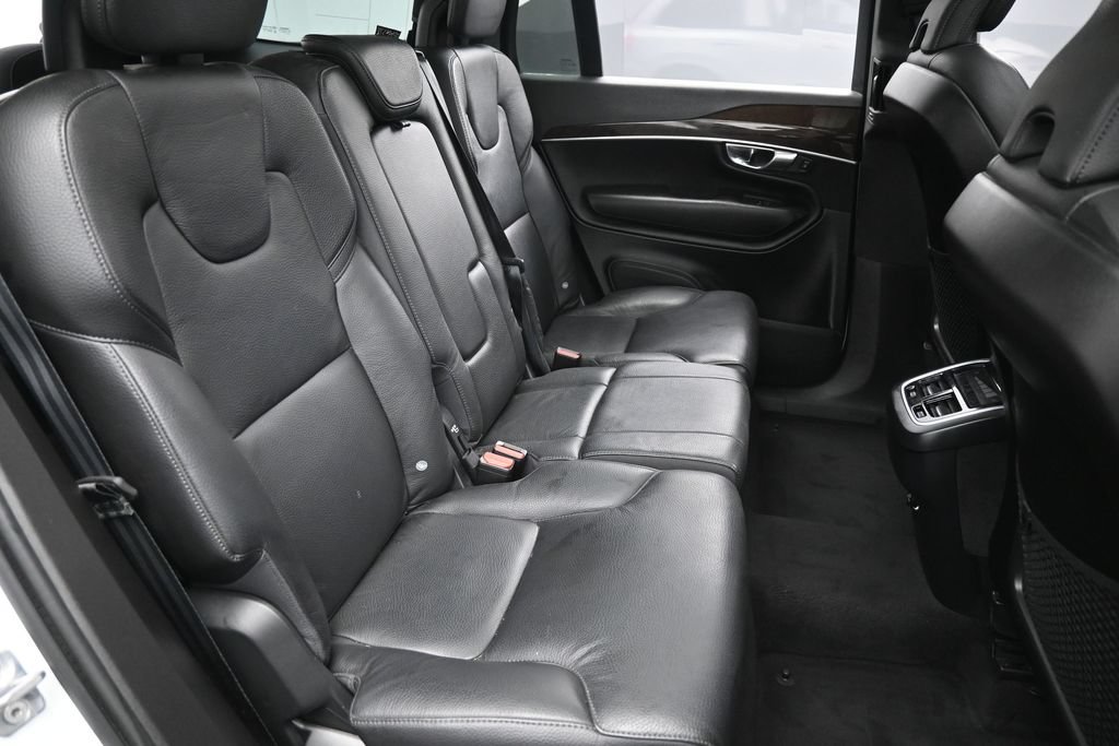 Used 2019 Volvo XC90 T6 Momentum AWD/4WD image 28