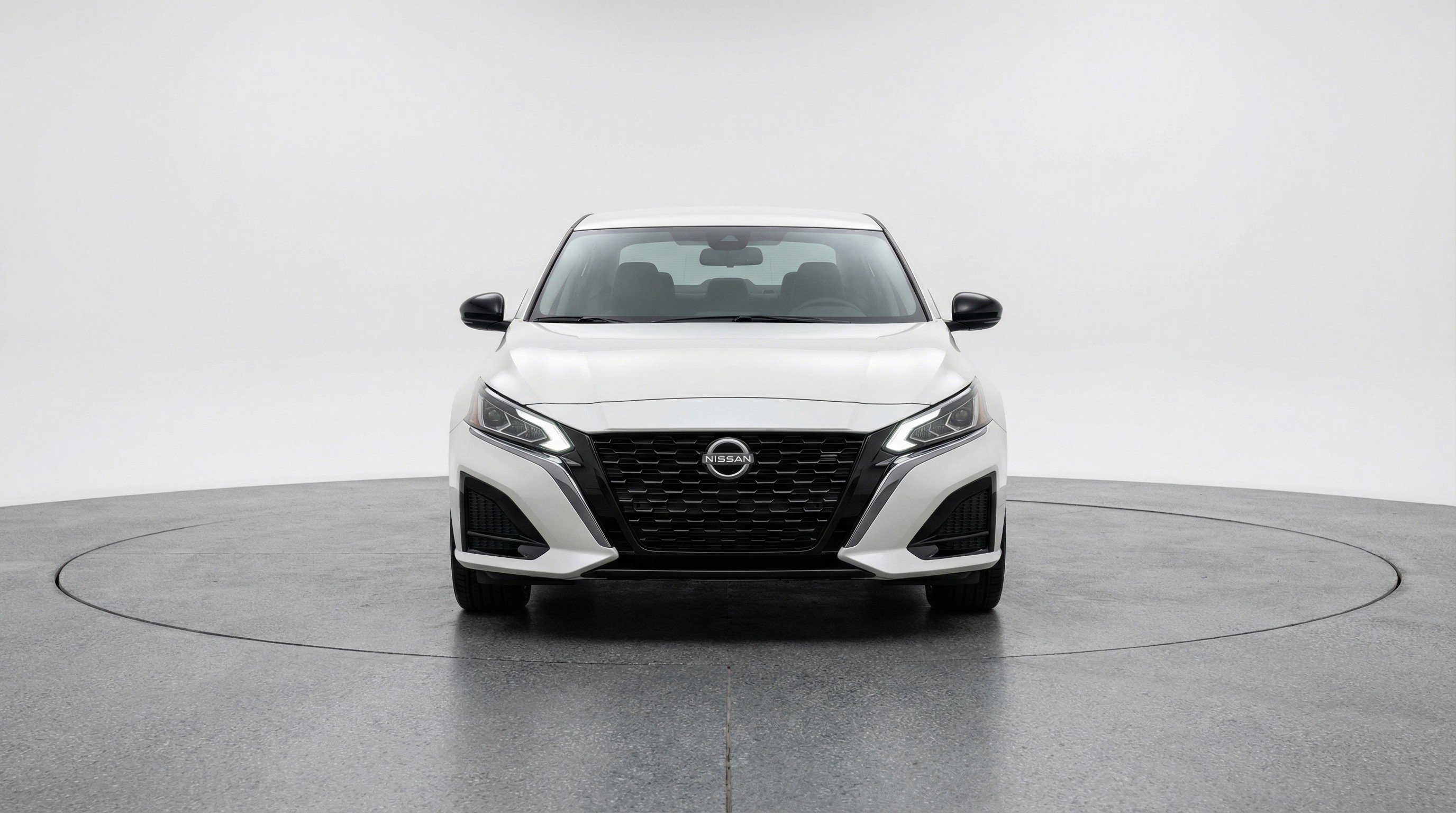 Used 2025 Nissan Altima 2.5 SV image 2