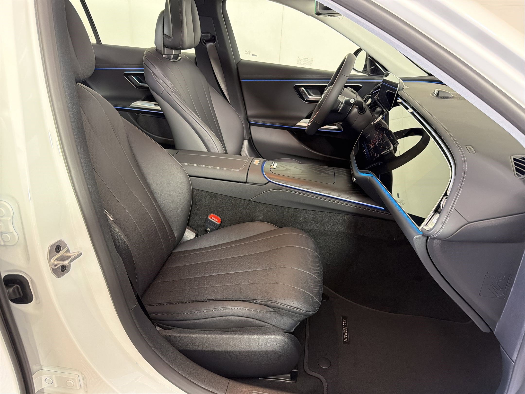 New 2026 Mercedes-Benz E 450 4MATIC All-Terrain Wagon image 31