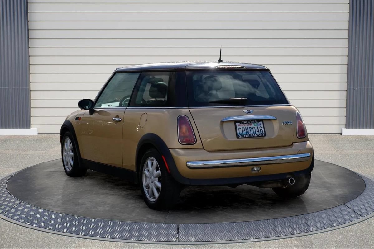 Used 2004 MINI Cooper Hardtop FWD image 5