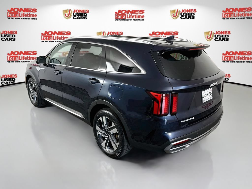 Certified 2023 Kia Sorento EX AWD/4WD image 2