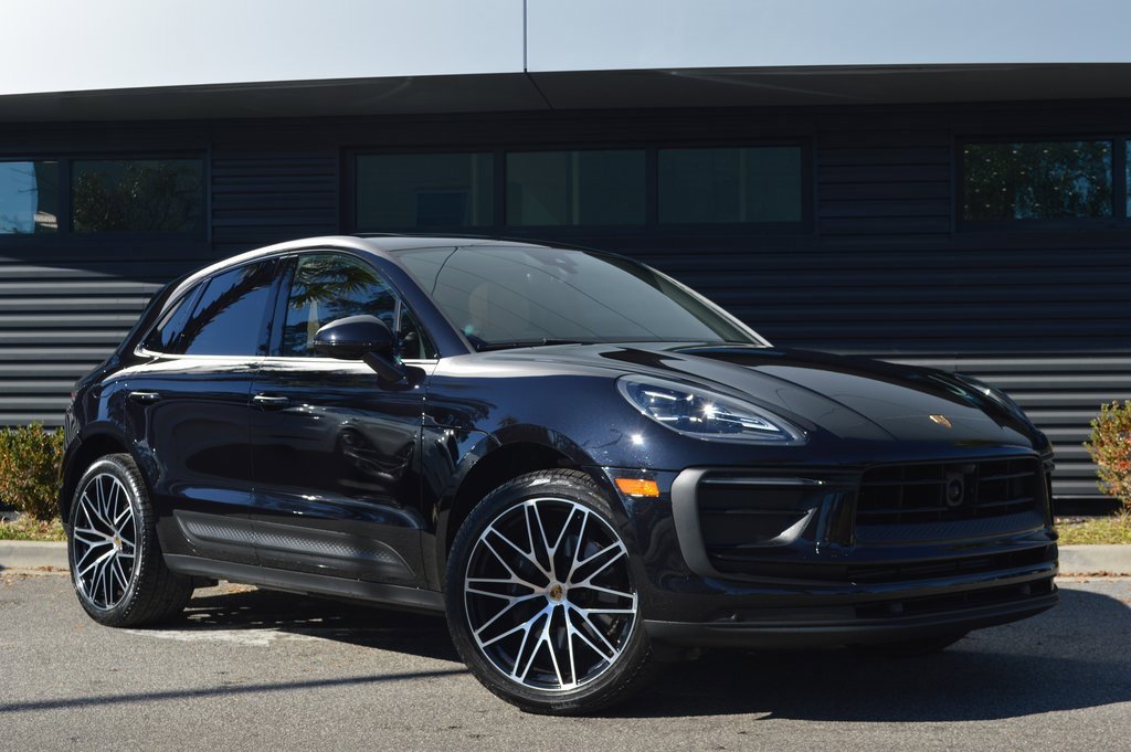 Used 2025 Porsche Macan image 9