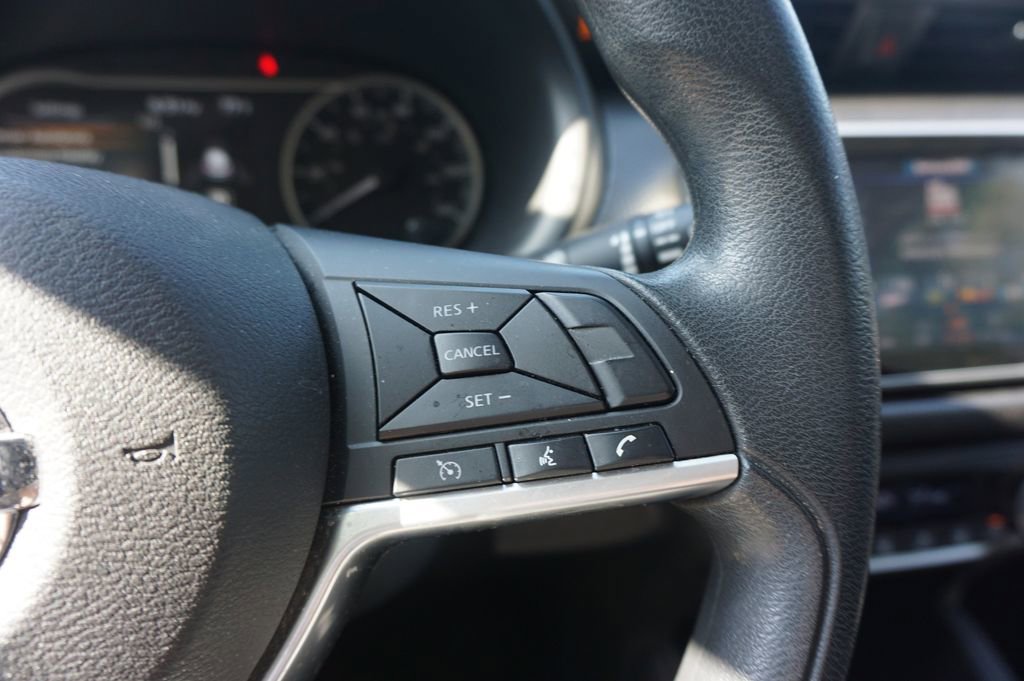 Used 2019 Nissan Kicks SV FWD image 8