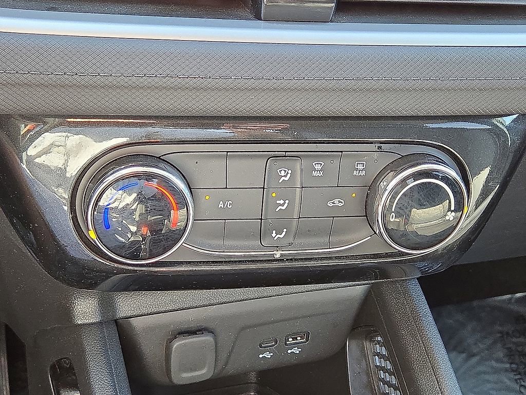 Used 2025 Chevrolet TrailBlazer LT image 28