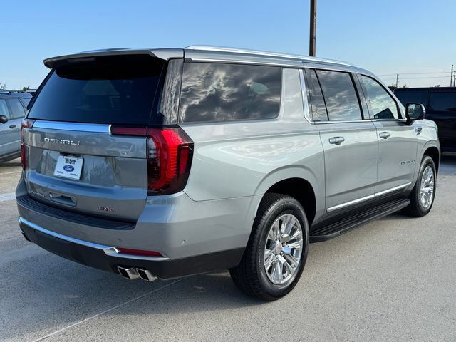 Used 2025 GMC Yukon XL Denali AWD/4WD image 5