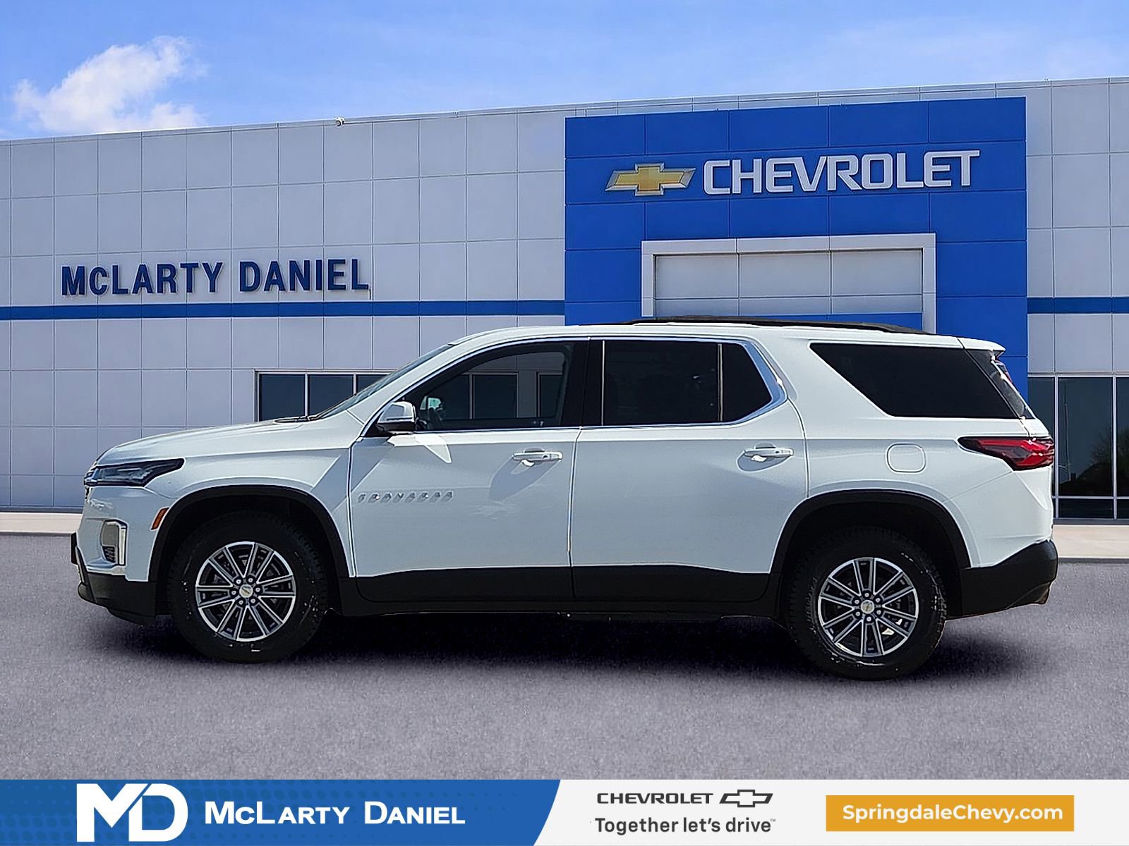 Used 2023 Chevrolet Traverse LT AWD/4WD image 3