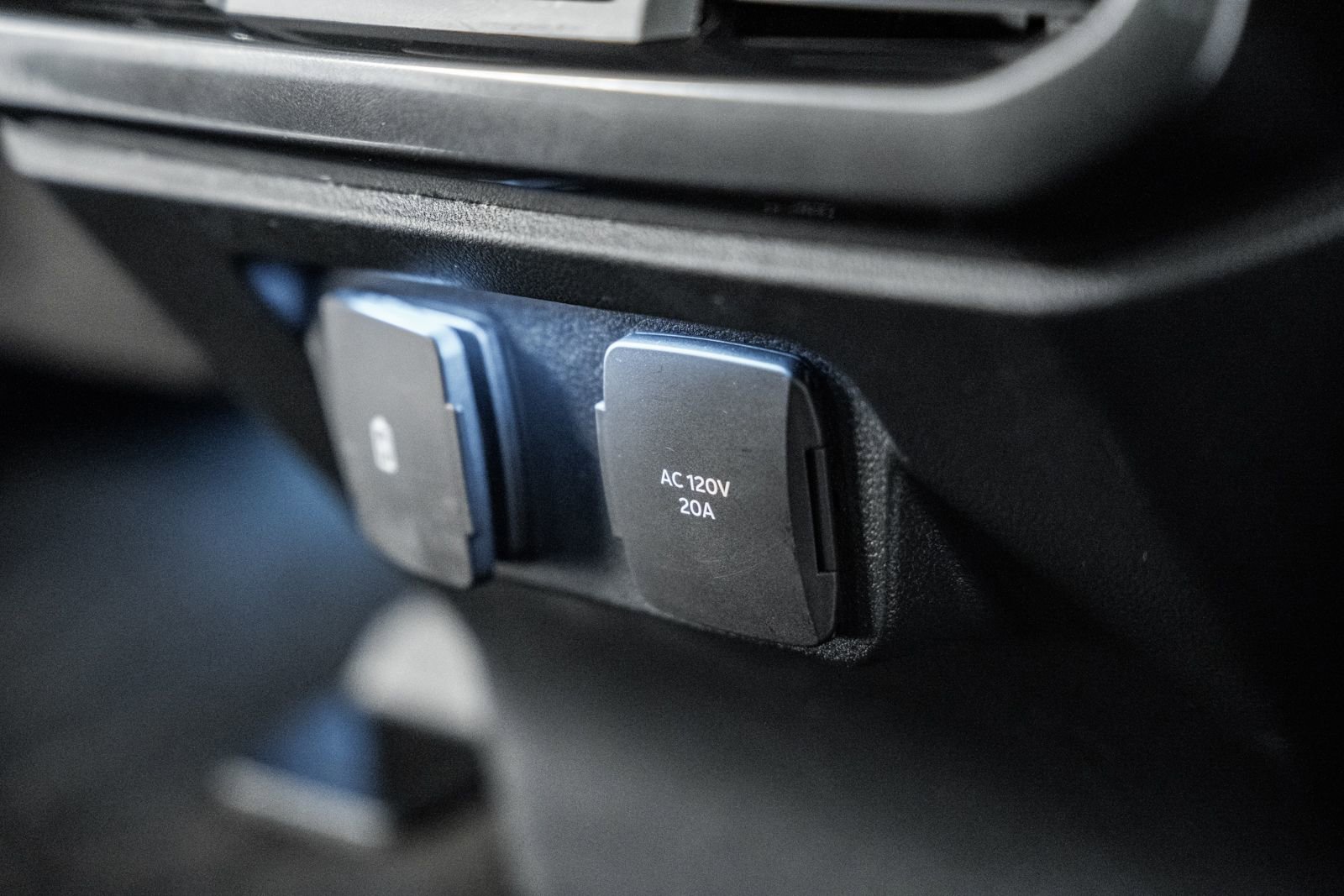 Certified 2022 Ford F150 Lariat w/ Equipment Group 502A High image 37