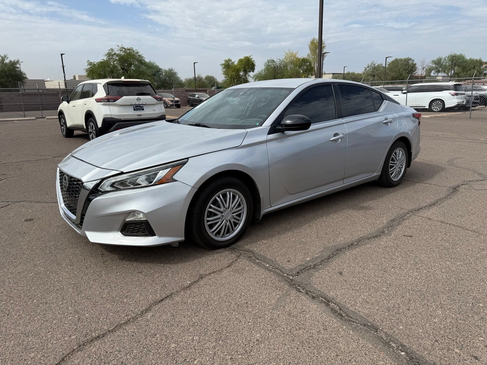 Used 2022 Nissan Altima 2.5 SR FWD image 1