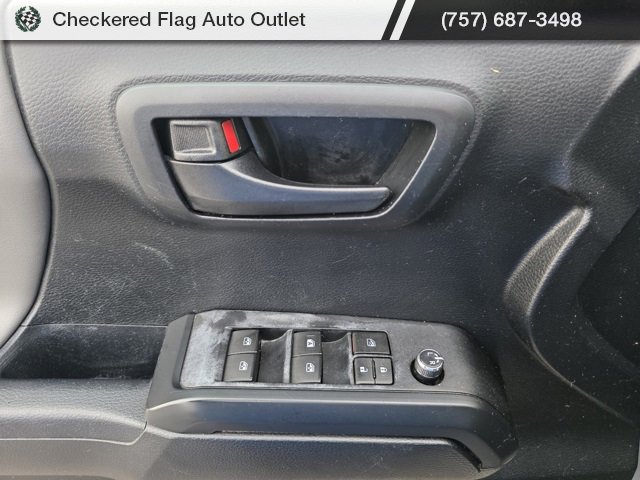 Used 2016 Toyota Tacoma SR image 20