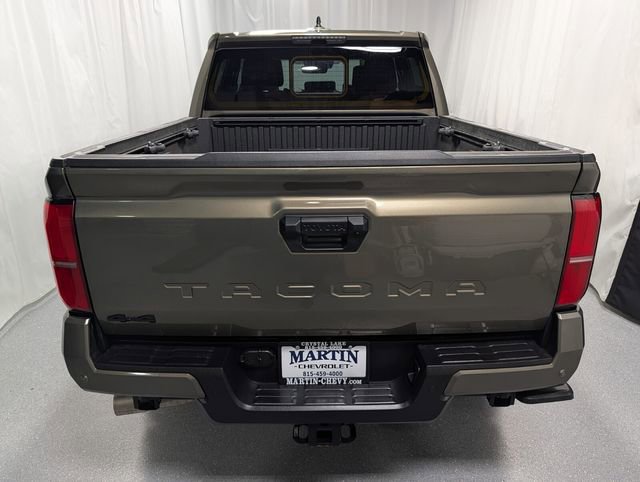Used 2024 Toyota Tacoma TRD Sport AWD/4WD image 5