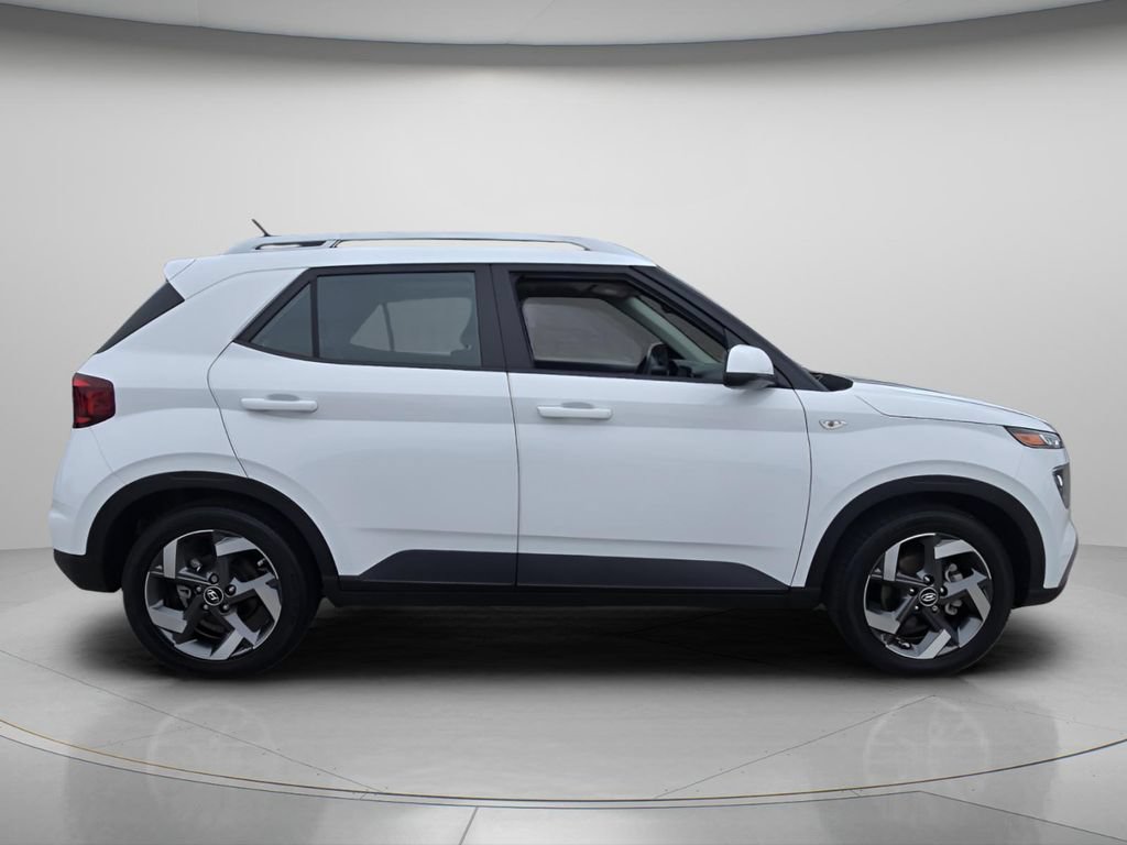 Certified 2023 Hyundai Venue SEL FWD image 4