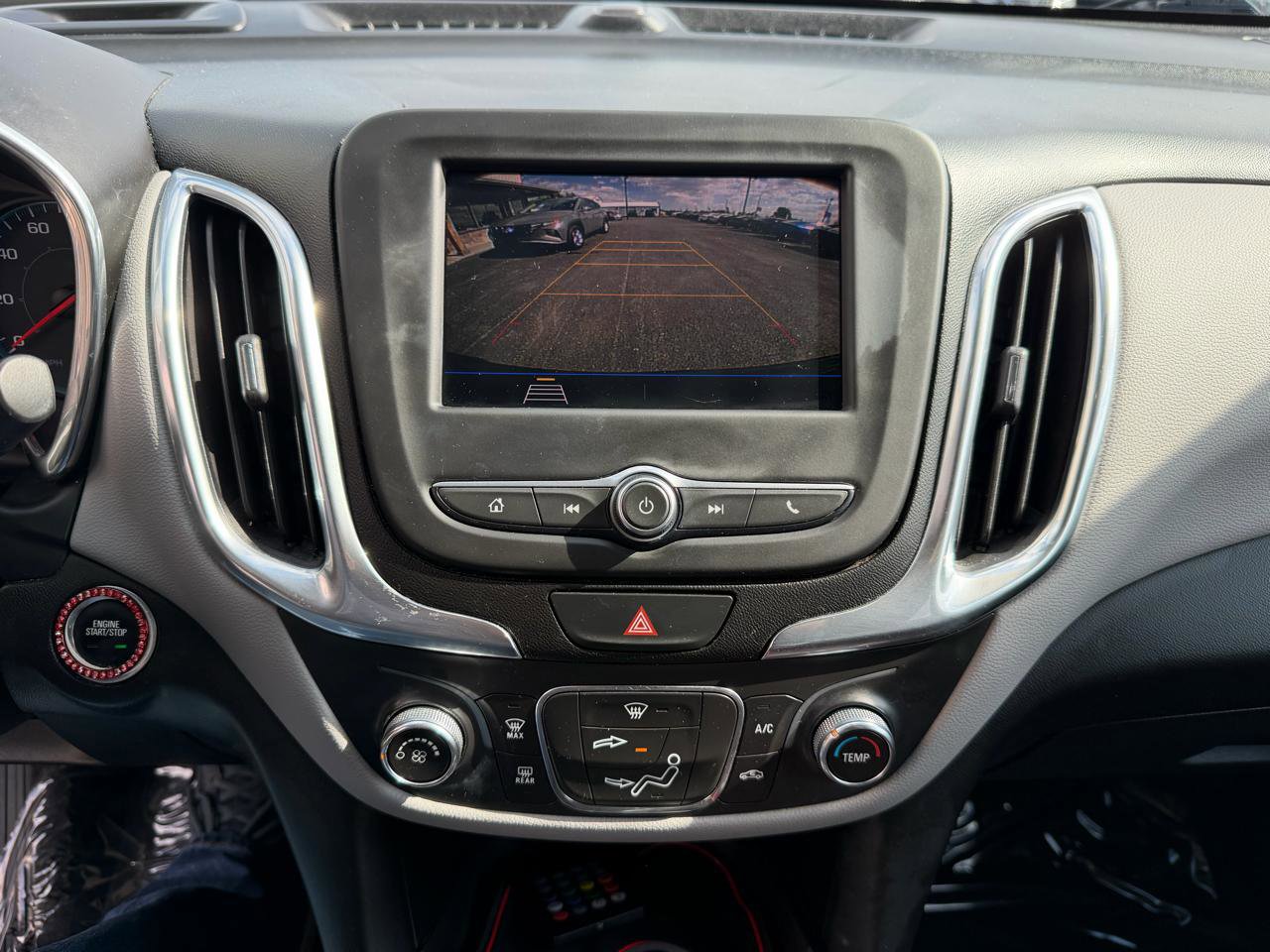 Used 2020 Chevrolet Equinox LS w/ LS Convenience Package FWD image 28