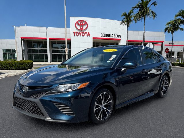 Used 2019 Toyota Camry SE FWD image 3