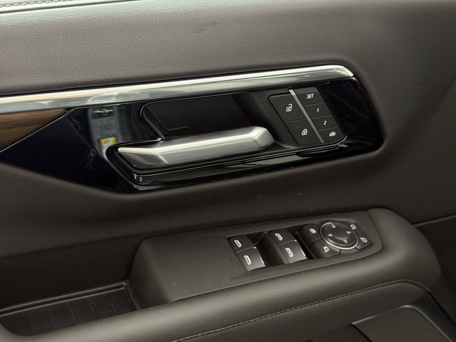 New 2026 Chevrolet Suburban High Country AWD/4WD image 15