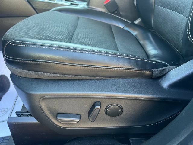 Used 2025 Ford Escape SE FWD image 23