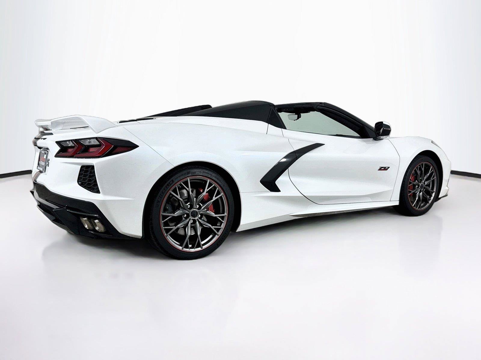 Used 2023 Chevrolet Corvette Stingray Premium Conv w/ Z51 Performance Package RWD image 5