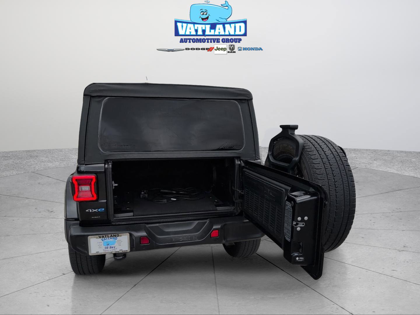Used 2021 Jeep Wrangler Unlimited Sahara w/ Safety Group image 35