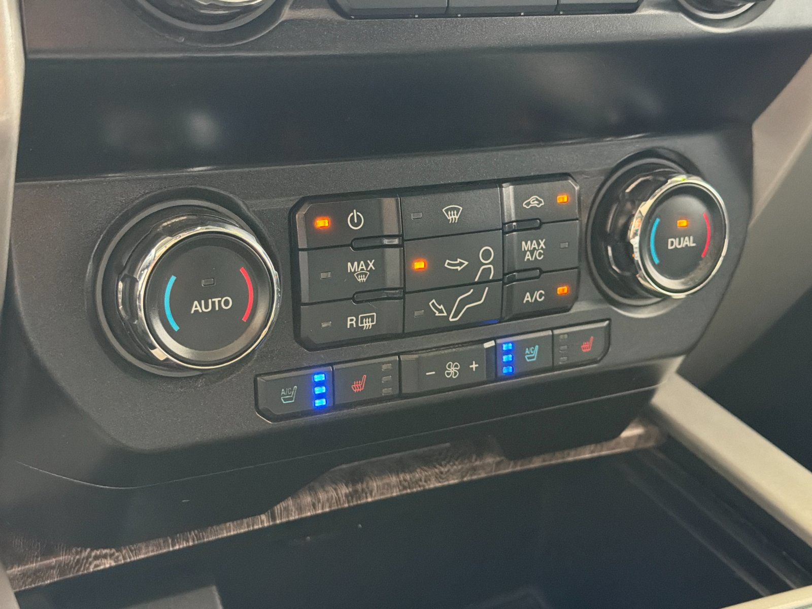 Used 2019 Ford F250 Lariat w/ Lariat Value Package AWD/4WD image 21