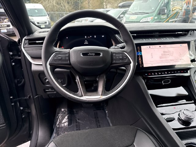 New 2026 Jeep Grand Cherokee Altitude AWD/4WD image 17