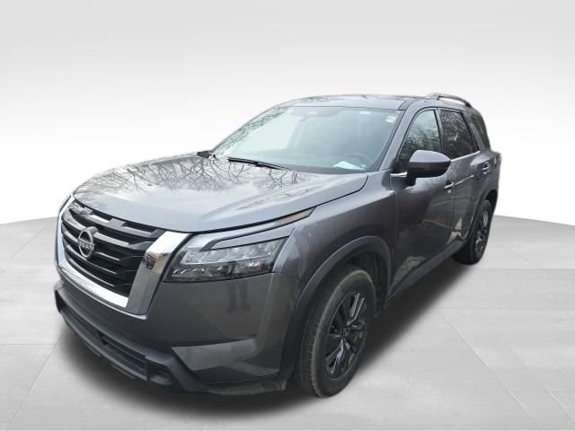 Used 2025 Nissan Pathfinder SV image 9