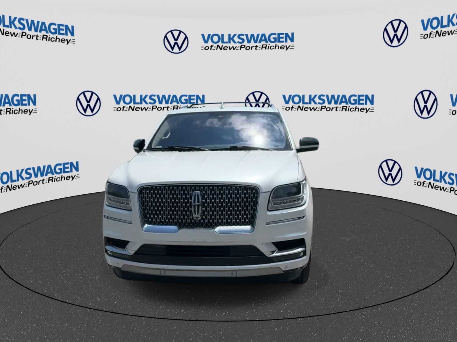 Used 2018 Lincoln Navigator Reserve w/ Technology Package AWD/4WD image 3
