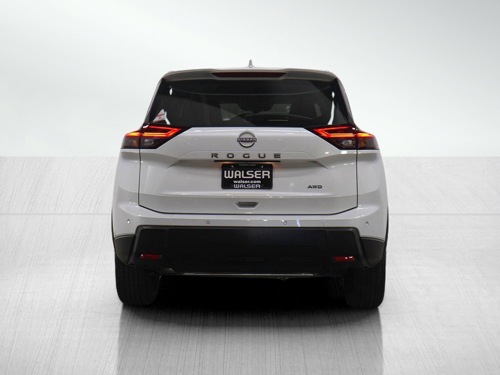 Used 2025 Nissan Rogue SV image 4