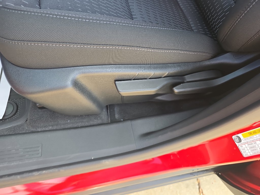 New 2026 Chevrolet Equinox LT w/ Safety and Technology Package FWD image 19