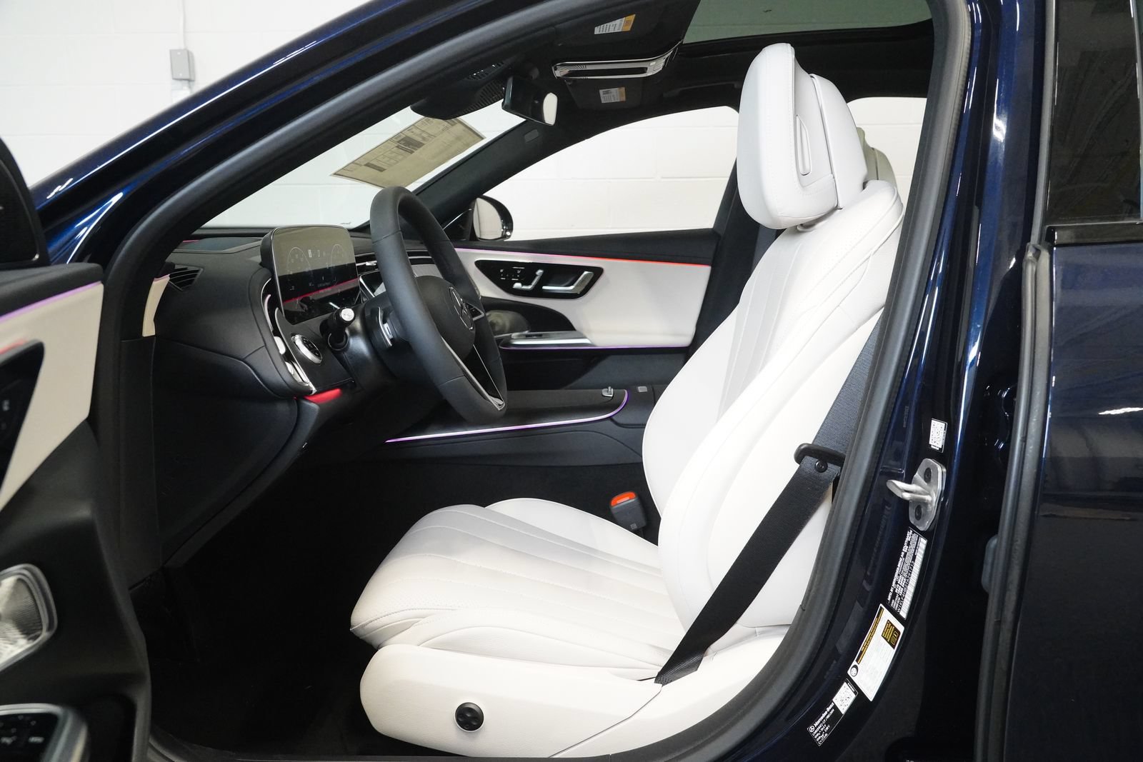 New 2026 Mercedes-Benz E 350 4MATIC Sedan image 14