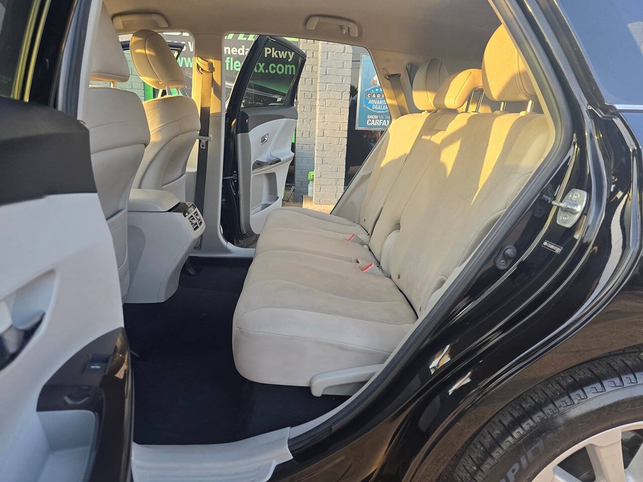 Used 2012 Toyota Venza LE FWD image 16