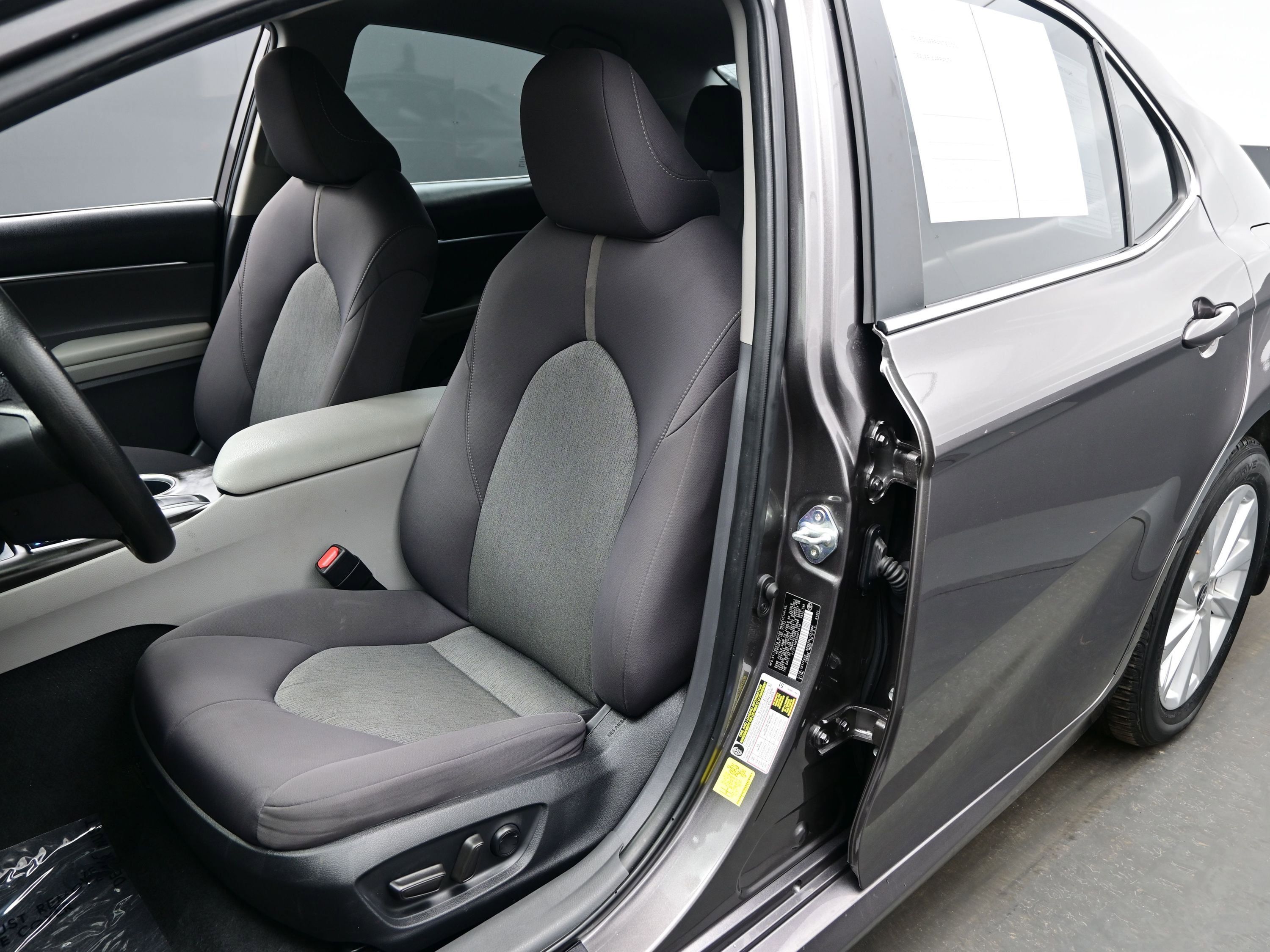 Used 2024 Toyota Camry LE image 12