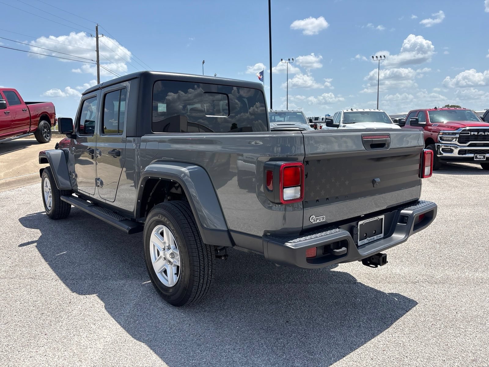 Used 2022 Jeep Gladiator Sport AWD/4WD image 4
